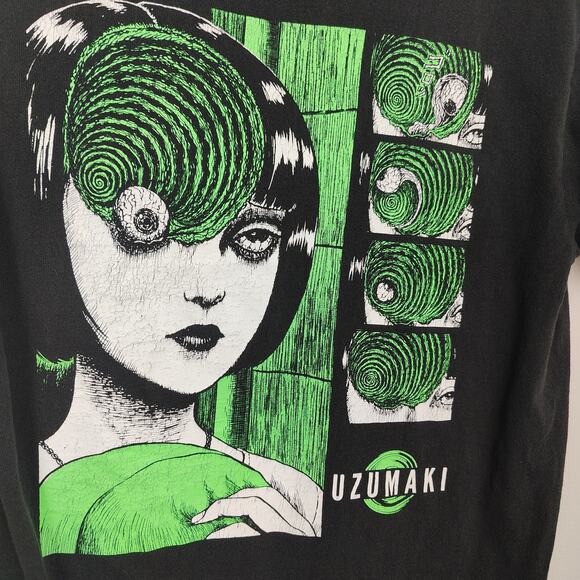 Junji Ito Uzumaki Graphic T-Shirt Mens Medium Black Green Anime Manga Horror - Picture 2 of 6